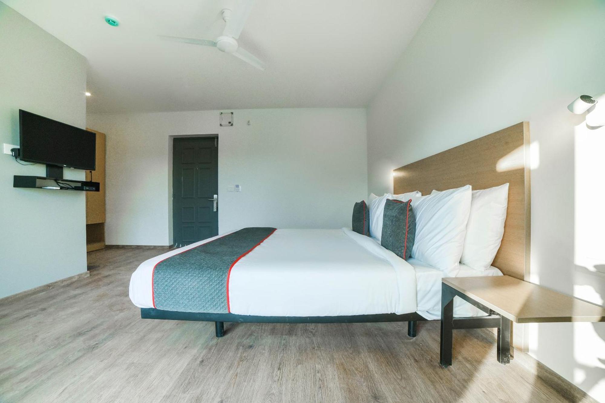 Townhouse 211 Laguna Ecr Near Juhu Beach Chennai Exteriör bild