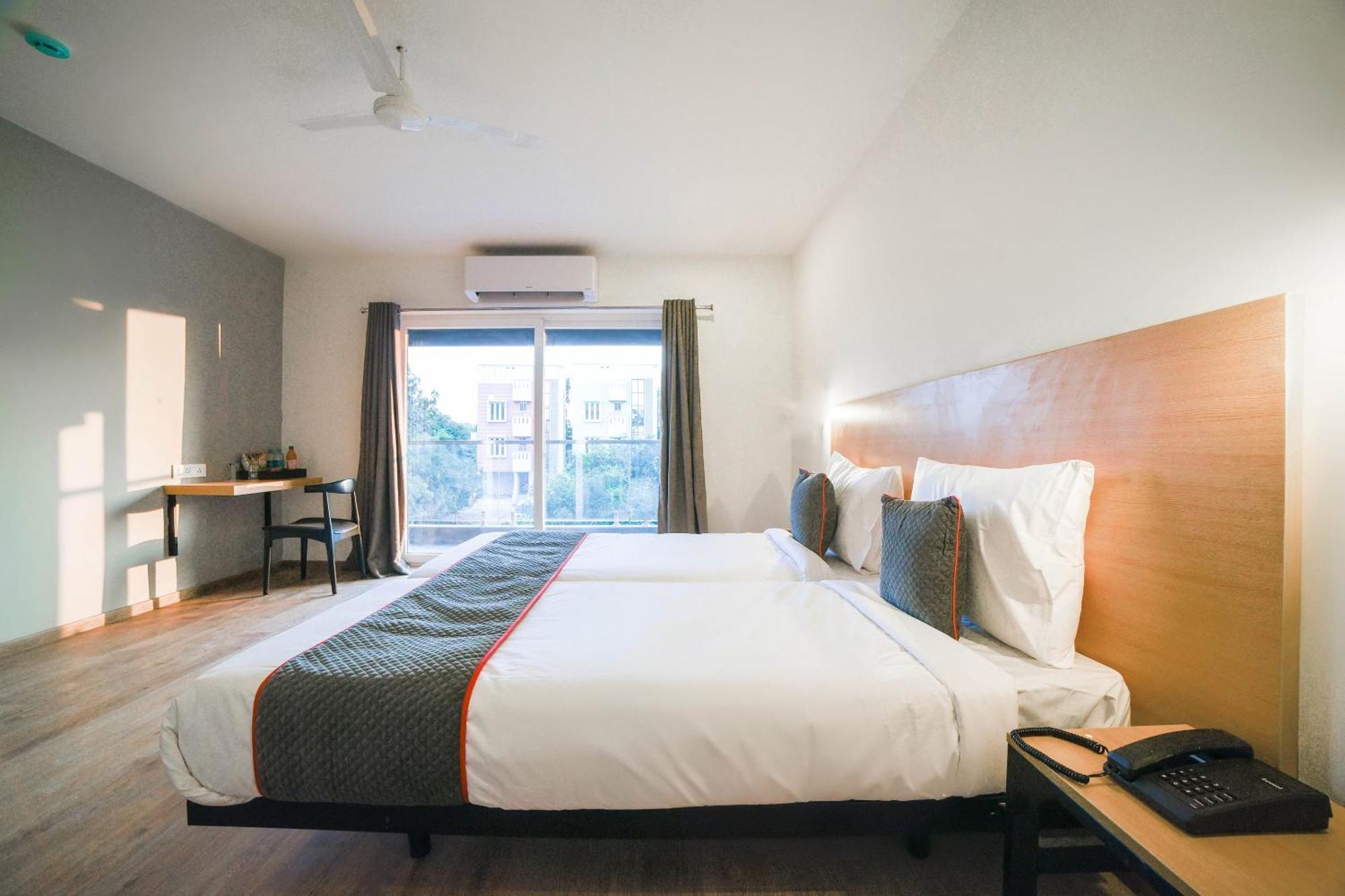 Townhouse 211 Laguna Ecr Near Juhu Beach Chennai Exteriör bild