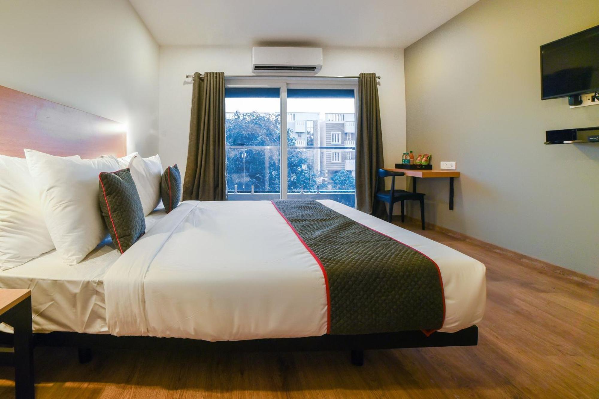 Townhouse 211 Laguna Ecr Near Juhu Beach Chennai Exteriör bild